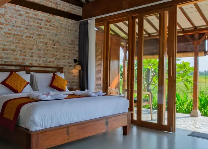 Villa Rumah Tengah Sawah Bali *